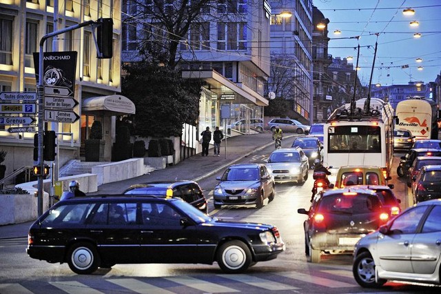 Mobilité à Genève – Les places pour les 2-roues bientôt payantes ?